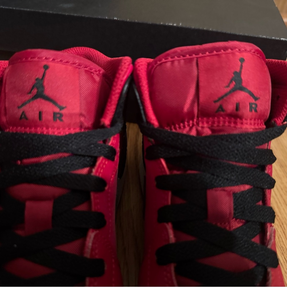 Nike Air Jordan 1 Mid reverse Bred Red/Black, size 5.5Y Rare - Picture 5 of 11